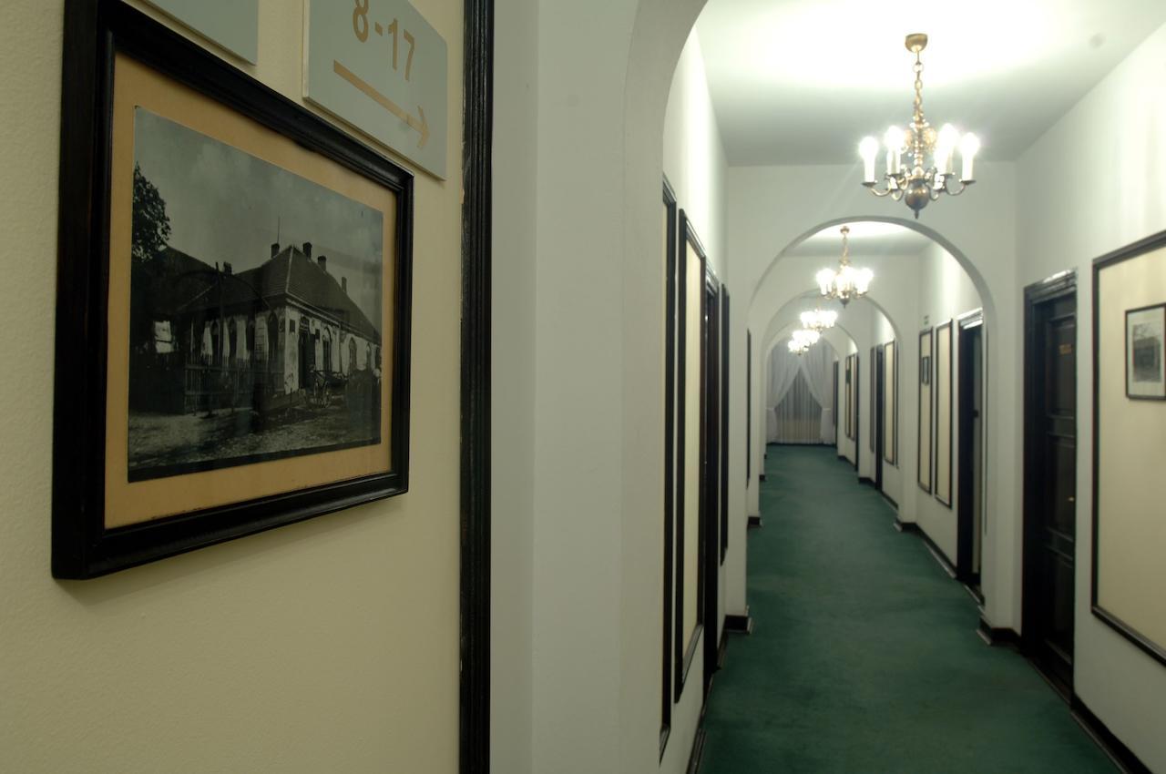 Hotel "Zajazd Napoleonski" Varsó Kültér fotó