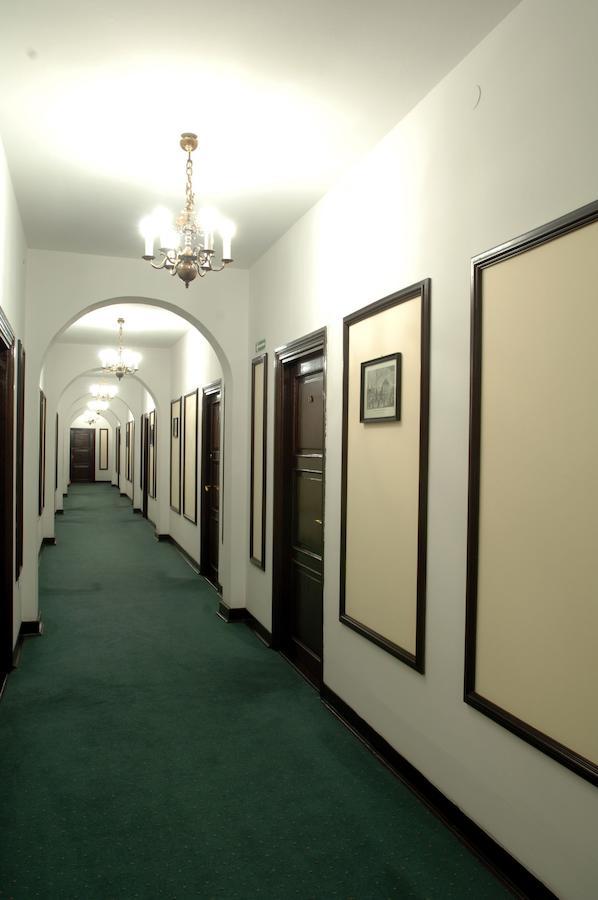 Hotel "Zajazd Napoleonski" Varsó Kültér fotó