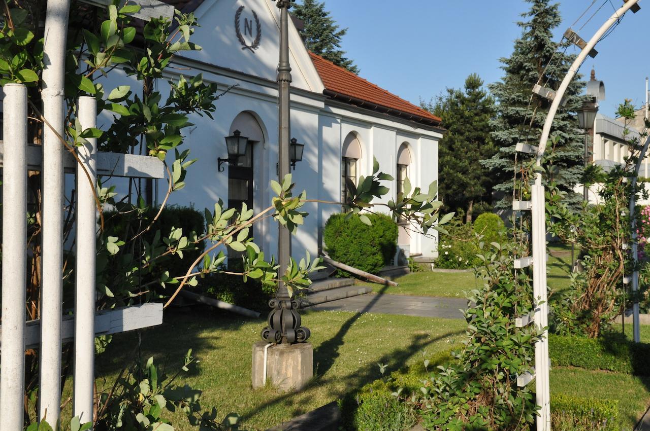 Hotel "Zajazd Napoleonski" Varsó Kültér fotó